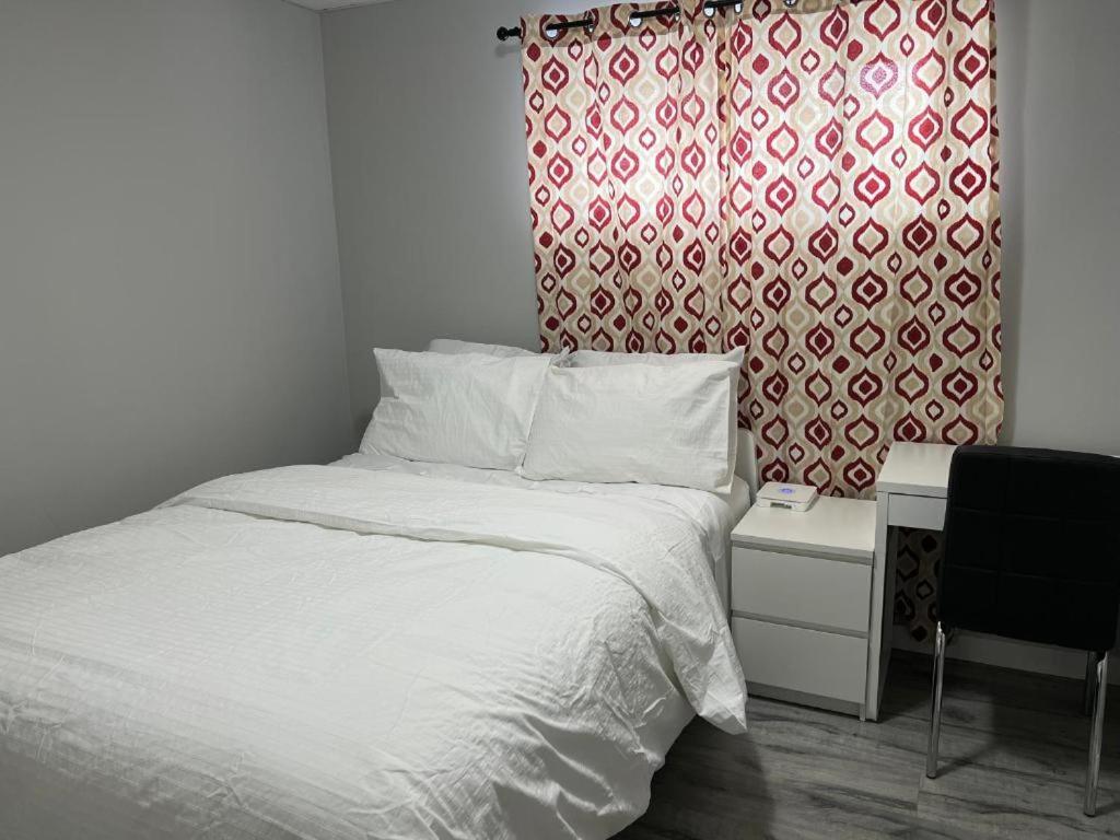 Cozy Modern And Lavish 1 Bedroom Basement Suite วินนิเพก ภายนอก รูปภาพ